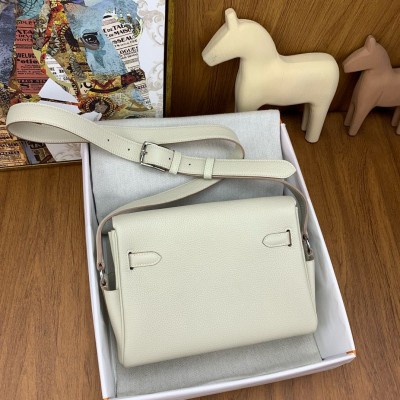 Hermes Kelly Messenger Bag in Craie Clemence Leather