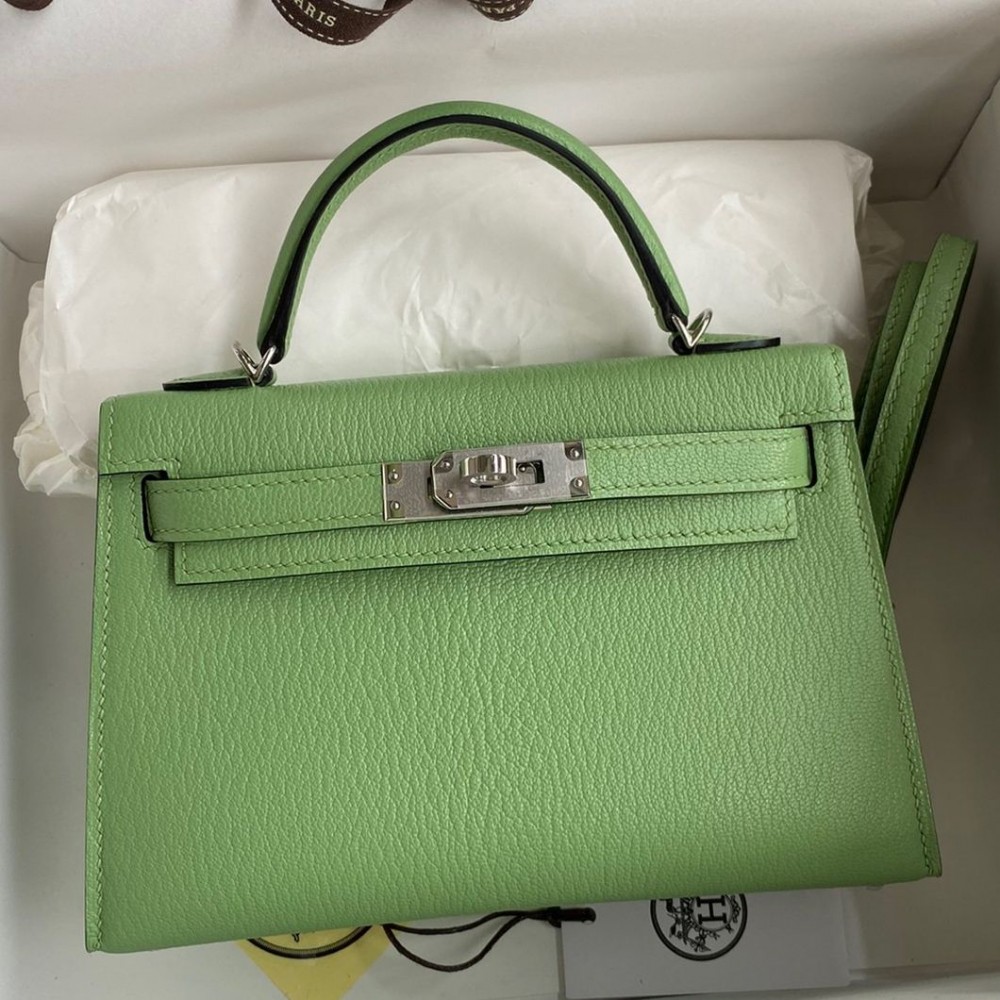 Hermes Kelly Mini II Sellier Handmade Bag In Vert Criquet Chevre Mysore Leather