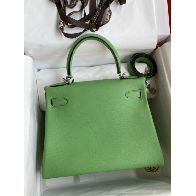 Hermes Kelly Retourne 28 Handmade Bag in Vert Criquet Evercolor Calfskin